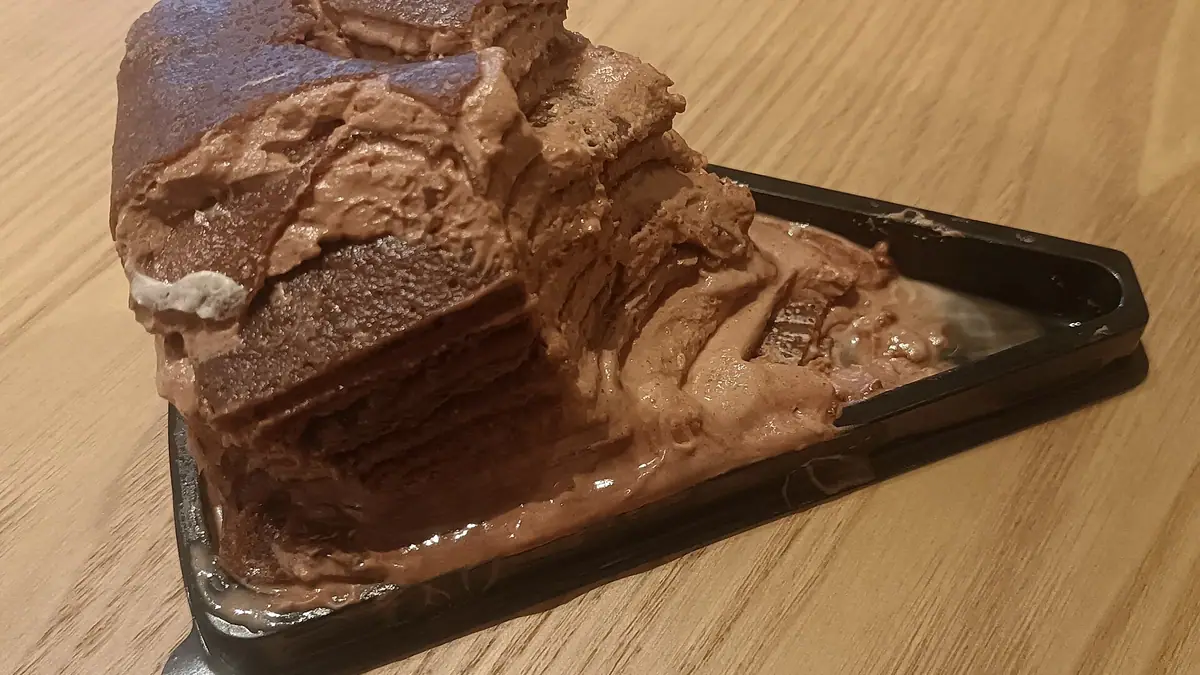 The Village Cakery – cake shop in Churchdown, Gloucester